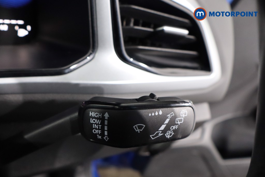 Volkswagen T-Roc Life Manual Petrol SUV - Stock Number (1590030) - 18th supplementary image