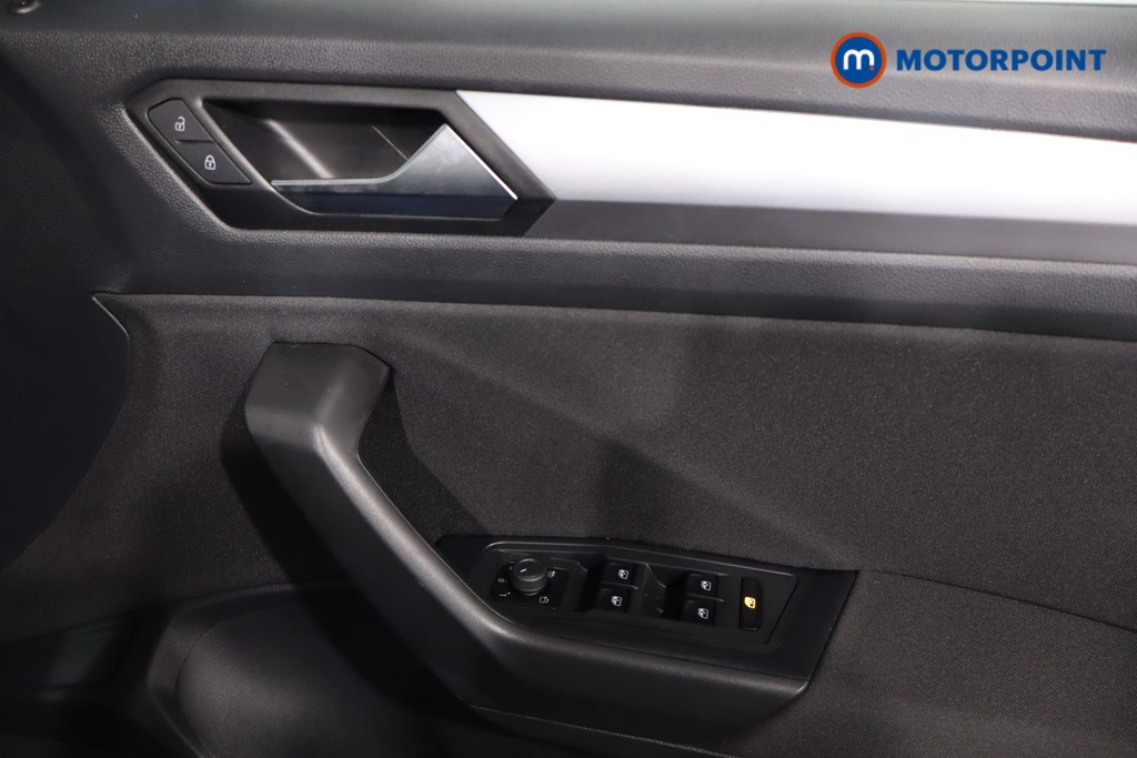Volkswagen T-Roc Life Manual Petrol SUV - Stock Number (1590030) - 21st supplementary image