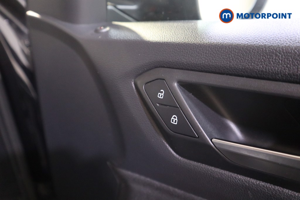 Volkswagen T-Roc Life Manual Petrol SUV - Stock Number (1590056) - 11th supplementary image