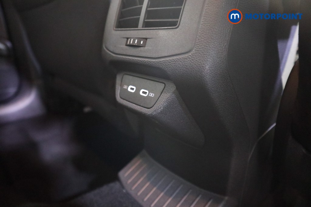 Volkswagen T-Roc Life Manual Petrol SUV - Stock Number (1590056) - 16th supplementary image