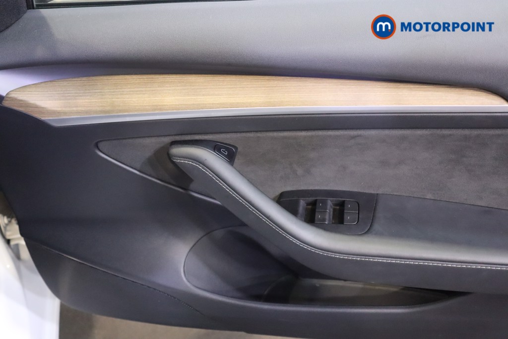 Tesla Model 3 Long Range Automatic Electric Saloon - Stock Number (1590131) - 9th supplementary image