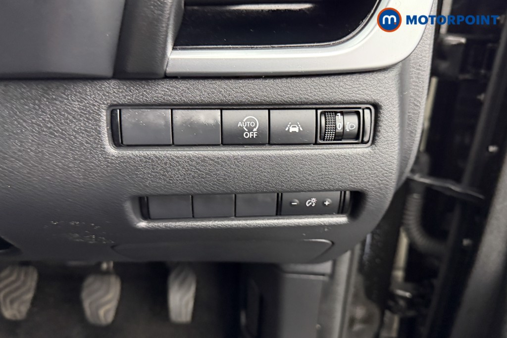 Nissan Qashqai N-Connecta Manual Petrol SUV - Stock Number (1590217) - 14th supplementary image