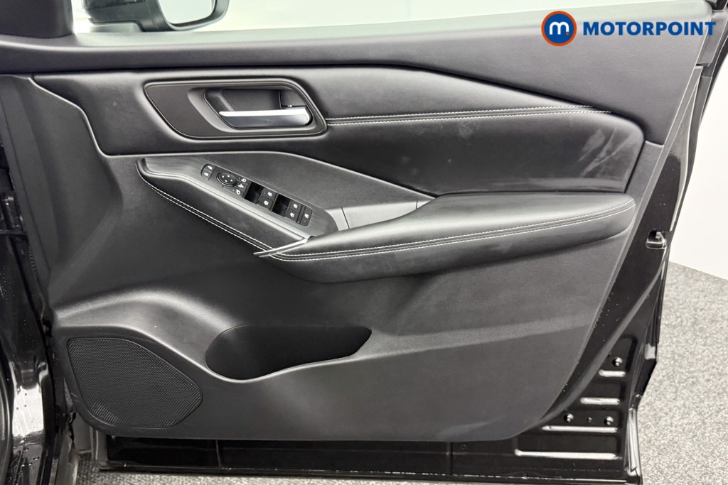 Nissan Qashqai N-Connecta Manual Petrol SUV - Stock Number (1590217) - 16th supplementary image