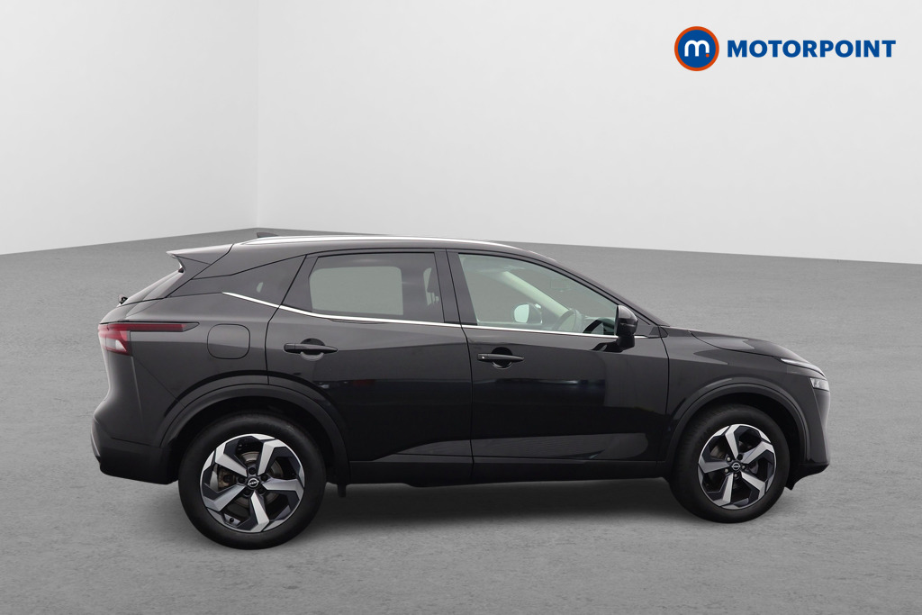 Nissan Qashqai N-Connecta Manual Petrol SUV - Stock Number (1590217) - Drivers side front corner