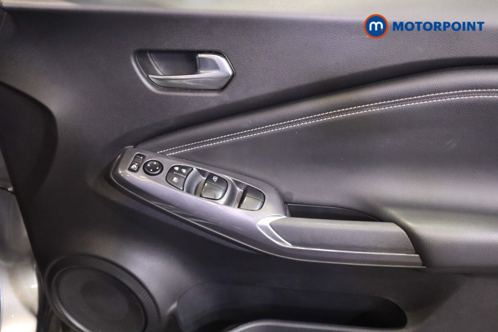 Nissan Juke N-Connecta Automatic Petrol-Electric Hybrid SUV - Stock Number (1590347) - 9th supplementary image