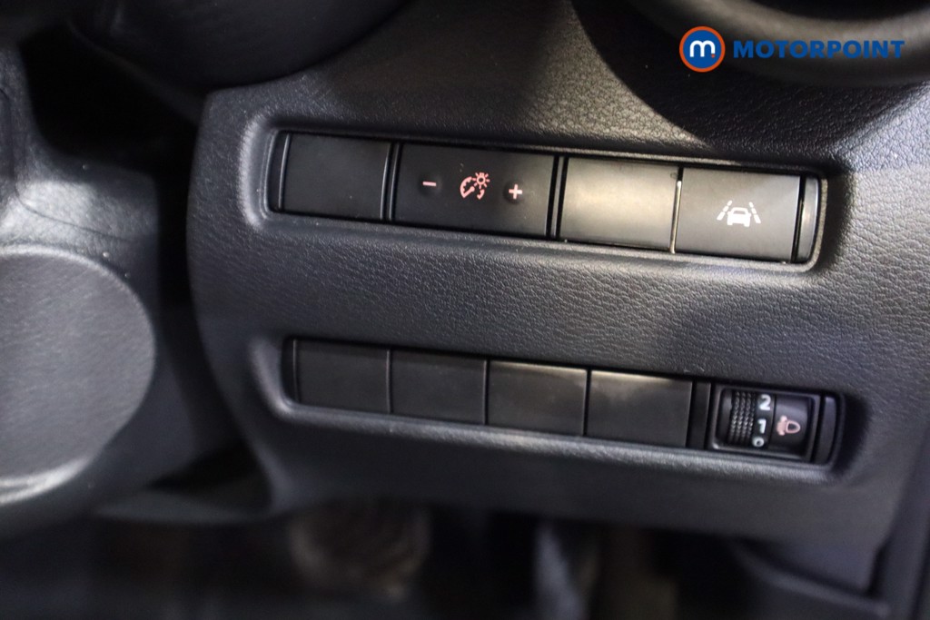 Nissan Juke N-Connecta Automatic Petrol-Electric Hybrid SUV - Stock Number (1590347) - 12th supplementary image