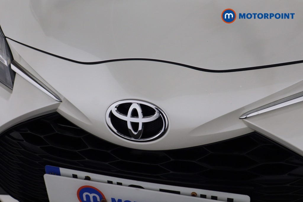 Toyota Yaris Bi-Tone Manual Petrol Hatchback - Stock Number (1590660) - 26th supplementary image