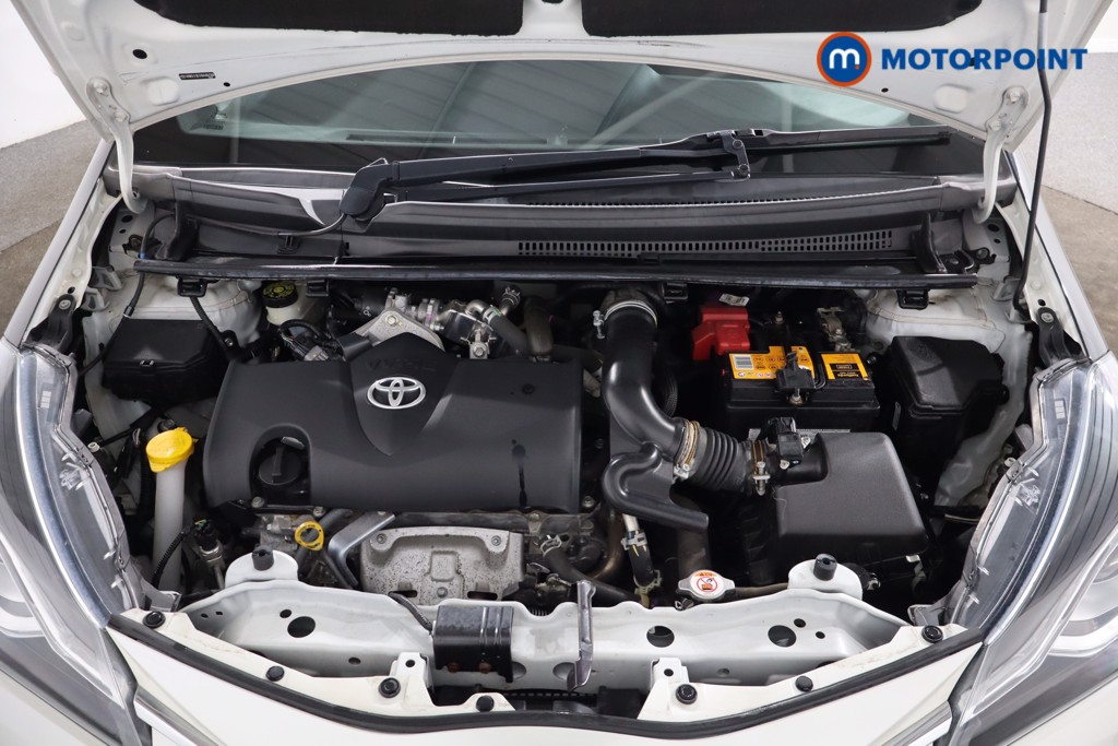 Toyota Yaris Bi-Tone Manual Petrol Hatchback - Stock Number (1590660) - 28th supplementary image