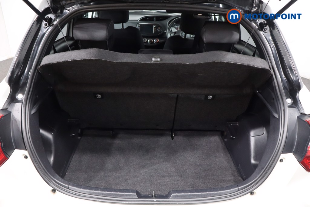 Toyota Yaris Bi-Tone Manual Petrol Hatchback - Stock Number (1590660) - 34th supplementary image