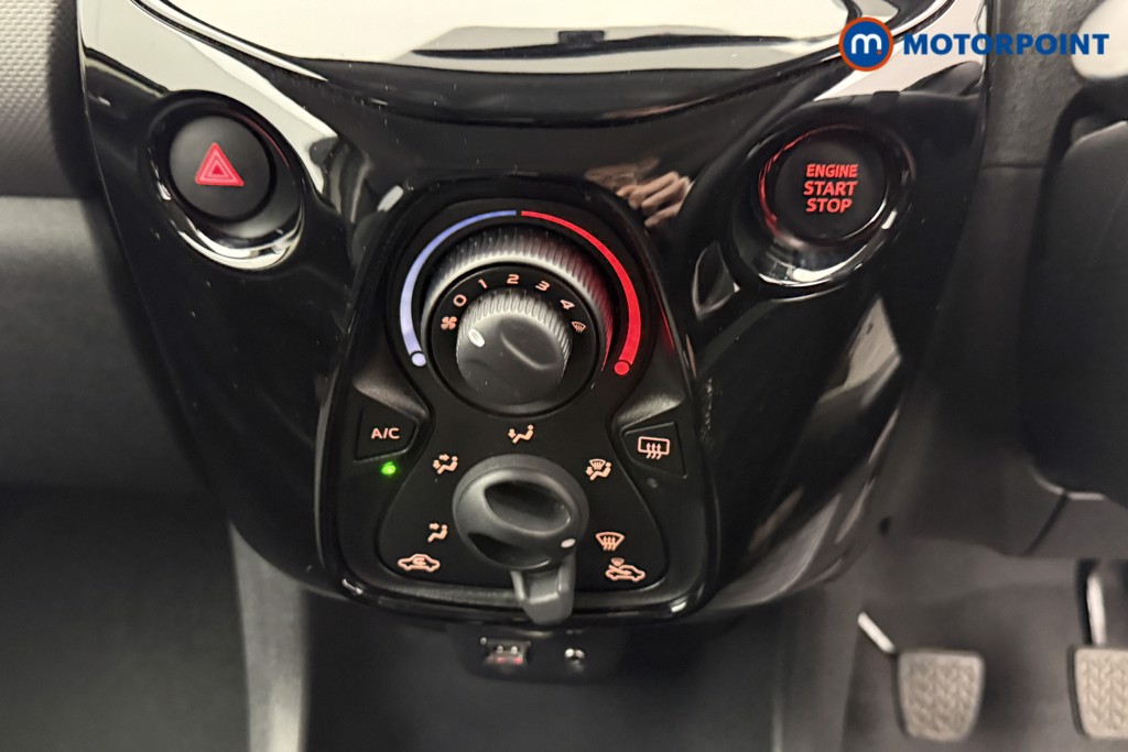 Peugeot 108 Allure Manual Petrol Hatchback - Stock Number (1568497) - 7th supplementary image