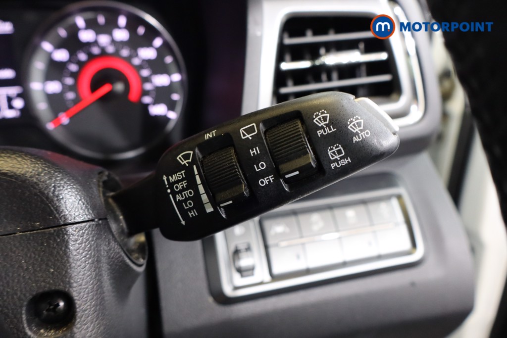 Ssangyong Tivoli Ultimate Manual Petrol SUV - Stock Number (1570256) - 13th supplementary image
