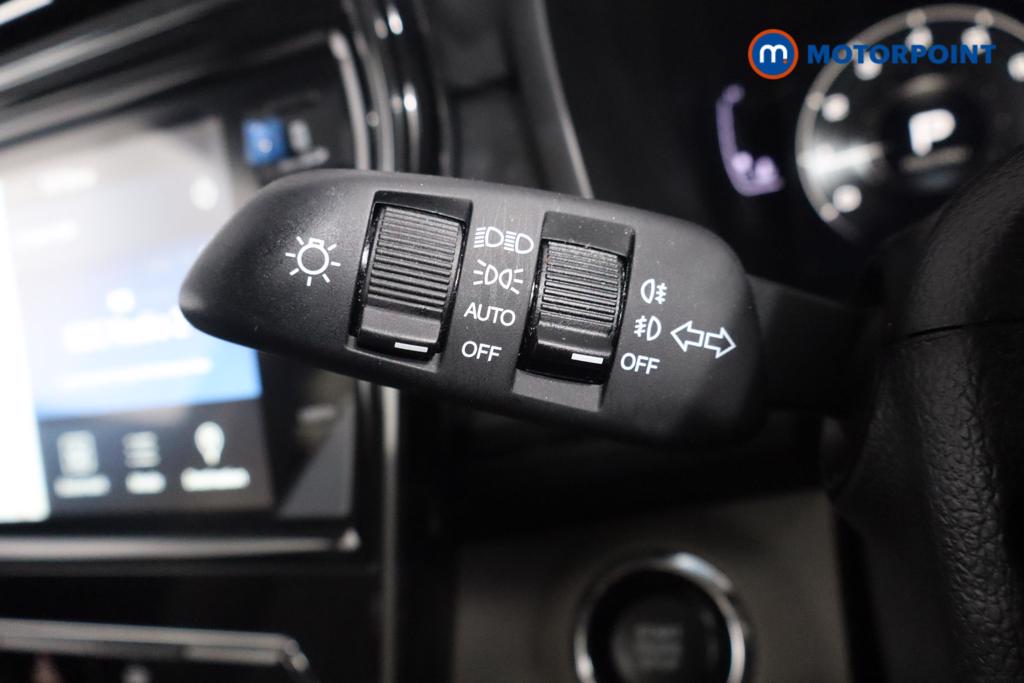 Ssangyong Tivoli Ultimate Automatic Petrol SUV - Stock Number (1578417) - 9th supplementary image