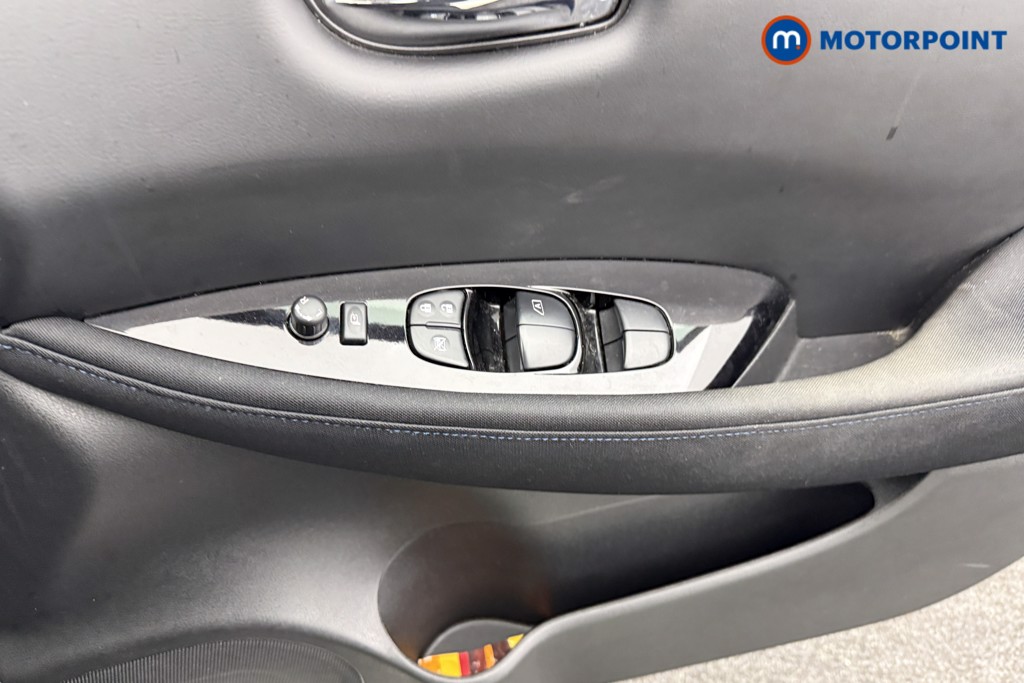 Nissan Leaf N-Connecta Automatic Electric Hatchback - Stock Number (1578429) - 17th supplementary image