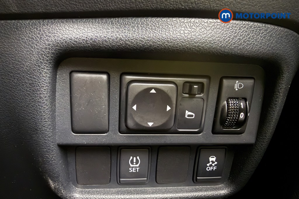 Nissan Juke Acenta Manual Petrol SUV - Stock Number (1579200) - 15th supplementary image