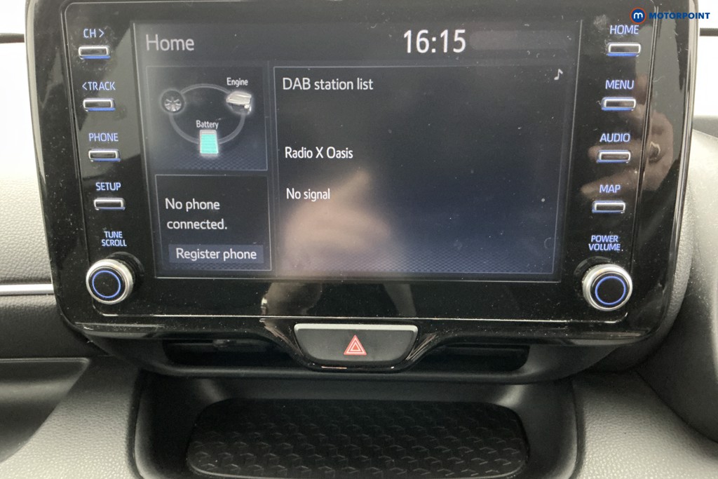 Toyota Yaris Design Automatic Petrol-Electric Hybrid Hatchback - Stock Number (1580636) - 2nd supplementary image