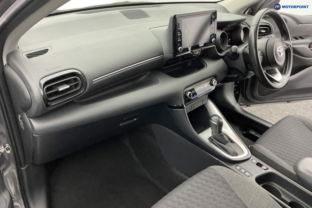 Toyota Yaris Design Automatic Petrol-Electric Hybrid Hatchback - Stock Number (1580636) - 8th supplementary image