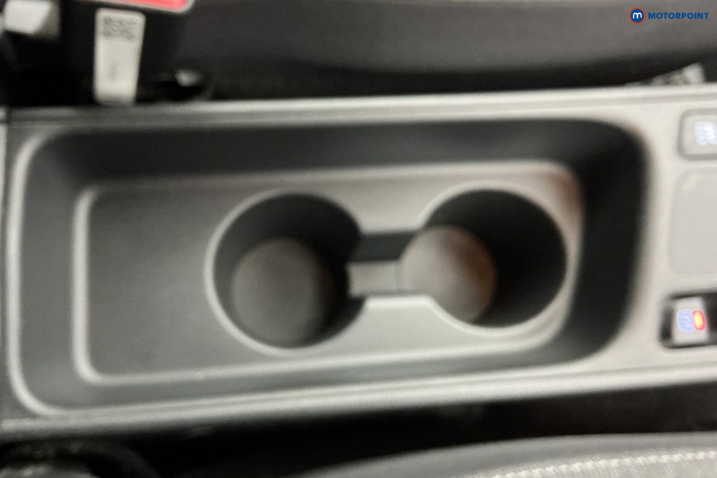 Toyota Yaris Design Automatic Petrol-Electric Hybrid Hatchback - Stock Number (1580636) - 14th supplementary image