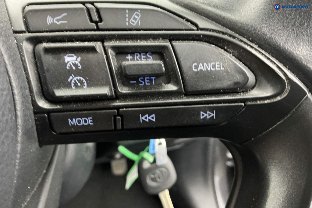 Toyota Yaris Design Automatic Petrol-Electric Hybrid Hatchback - Stock Number (1580636) - 20th supplementary image