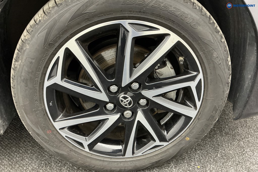 Toyota Yaris Design Automatic Petrol-Electric Hybrid Hatchback - Stock Number (1580636) - 35th supplementary image