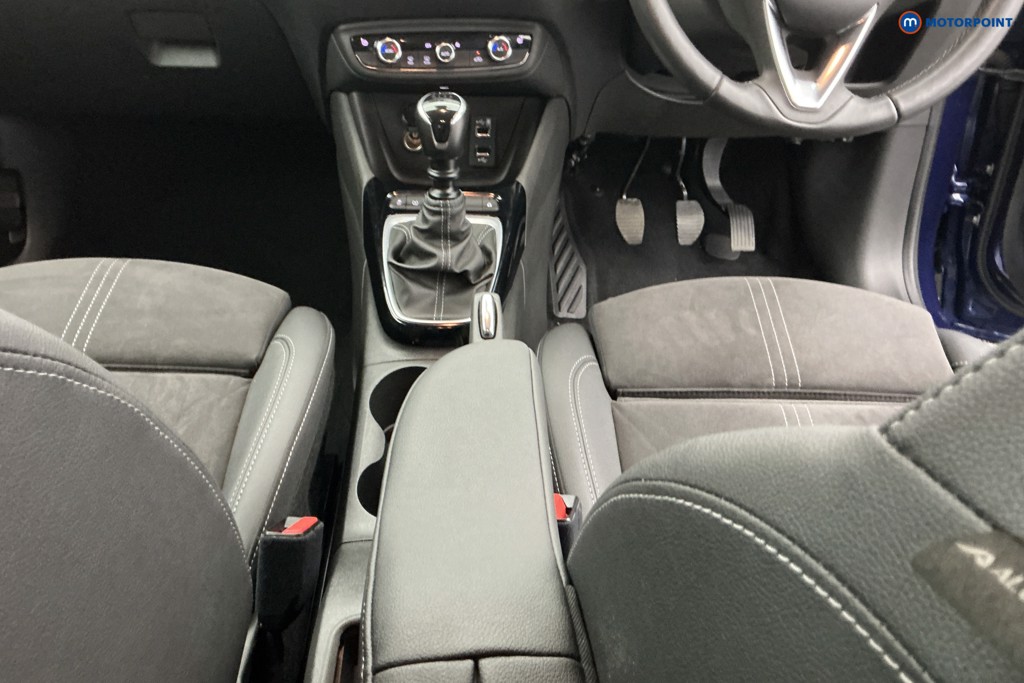 Vauxhall Crossland Ultimate Manual Petrol SUV - Stock Number (1581393) - 12th supplementary image