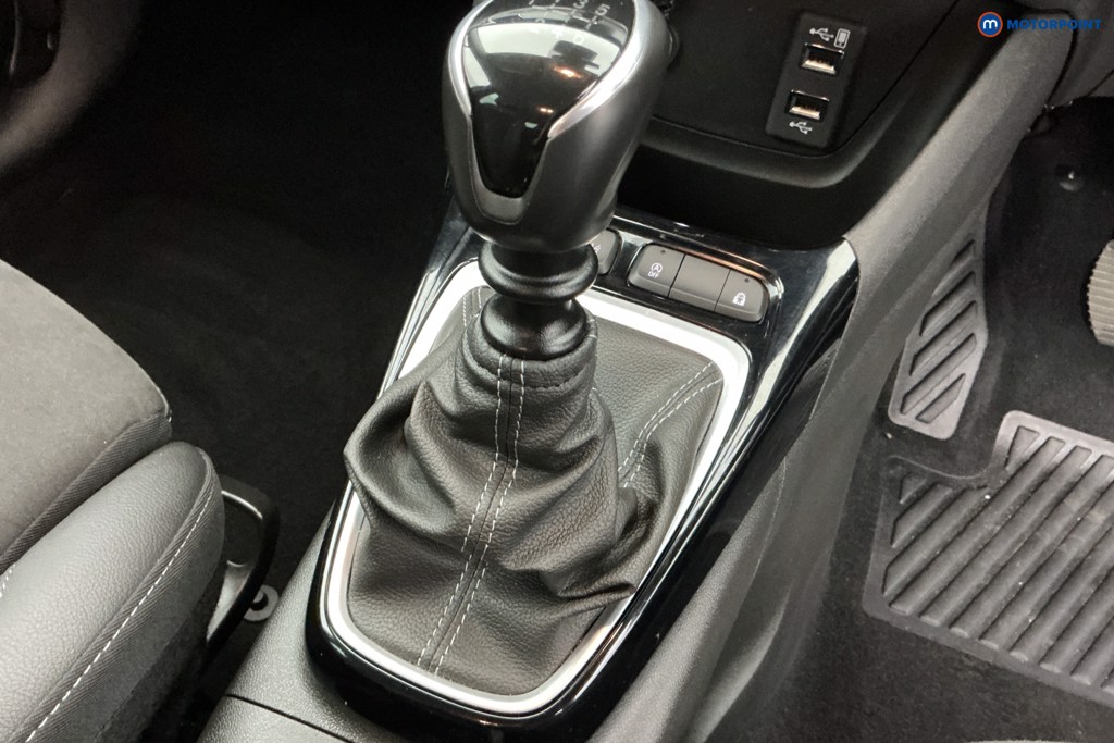Vauxhall Crossland Ultimate Manual Petrol SUV - Stock Number (1581393) - 16th supplementary image