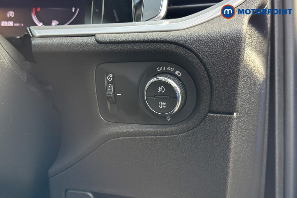 Vauxhall Grandland Elite Manual Petrol SUV - Stock Number (1583531) - 17th supplementary image