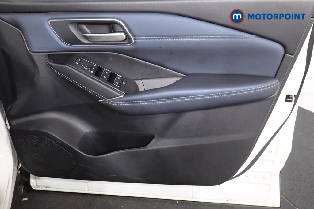 Nissan Qashqai Tekna Automatic Petrol SUV - Stock Number (1584026) - 2nd supplementary image