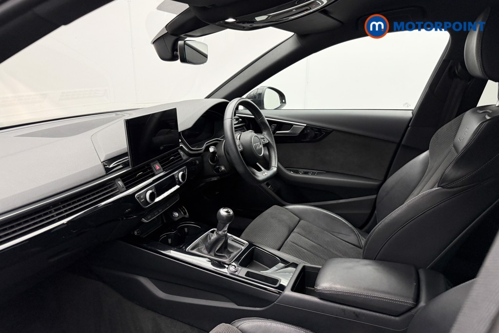 Audi A4 Black Edition Manual Petrol Estate - Stock Number (1584228) - 3rd supplementary image