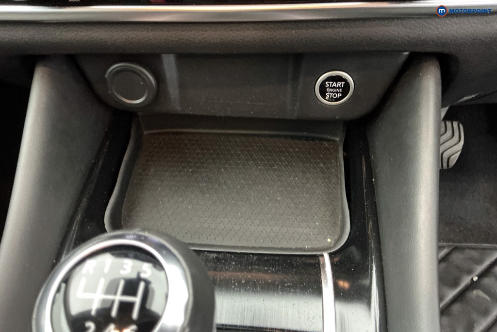 Nissan Qashqai N-Connecta Manual Petrol SUV - Stock Number (1586227) - 16th supplementary image