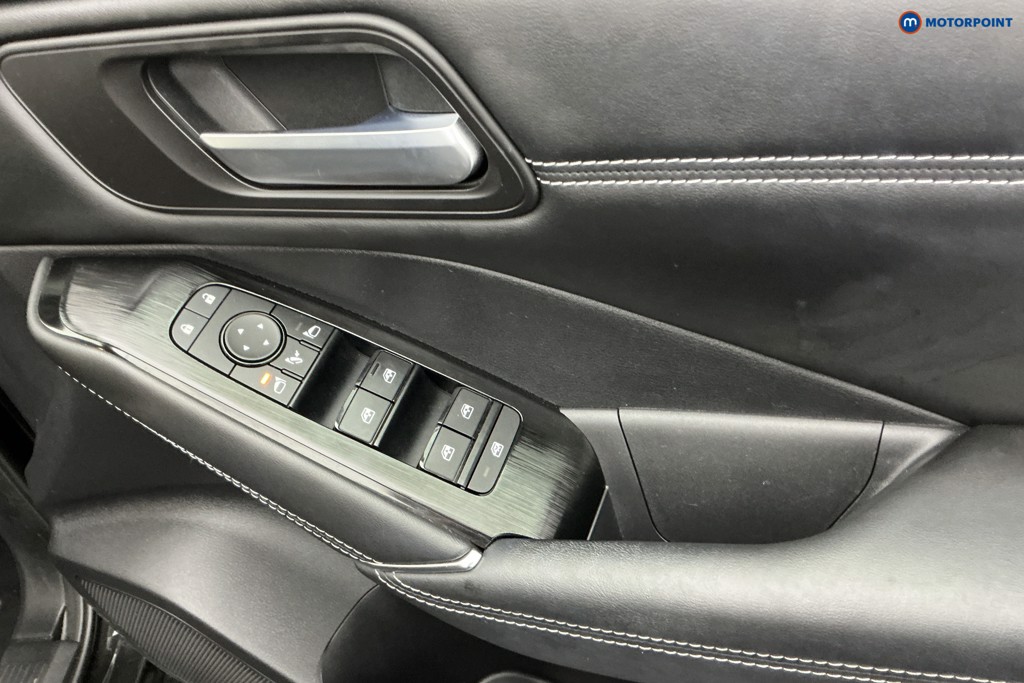 Nissan Qashqai N-Connecta Manual Petrol SUV - Stock Number (1586227) - 23rd supplementary image