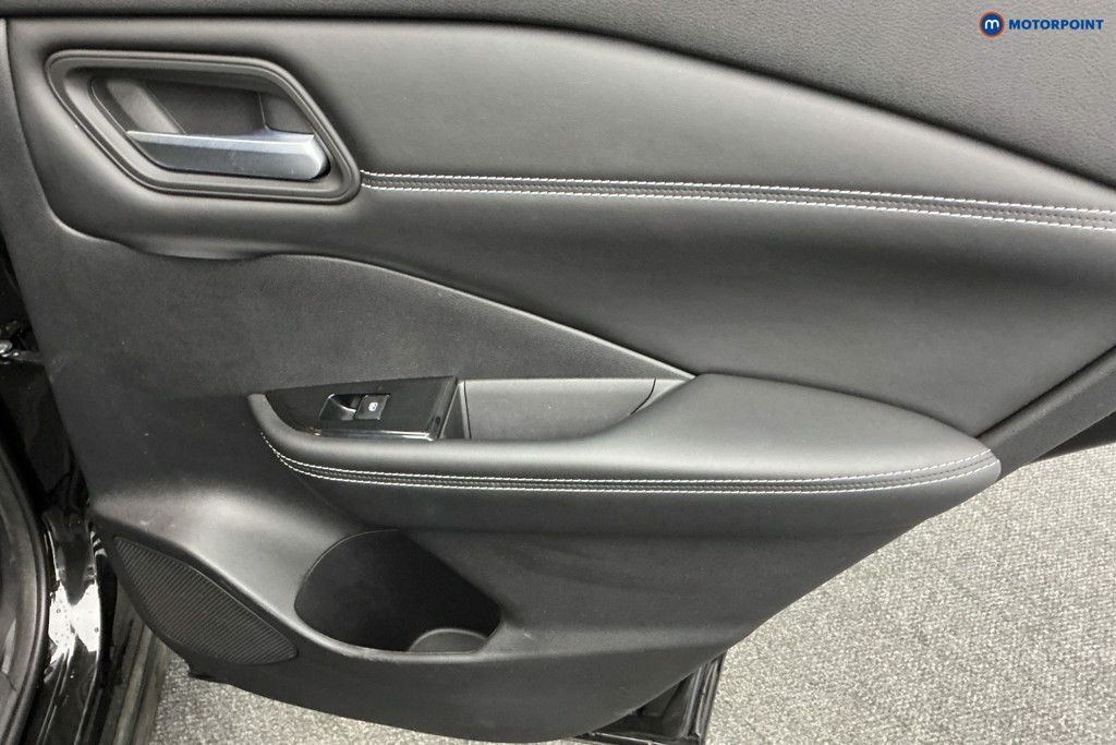 Nissan Qashqai N-Connecta Manual Petrol SUV - Stock Number (1586227) - 24th supplementary image