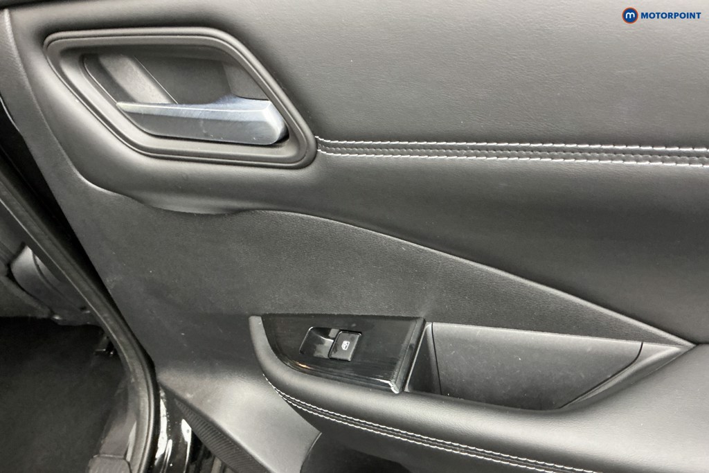 Nissan Qashqai N-Connecta Manual Petrol SUV - Stock Number (1586227) - 25th supplementary image