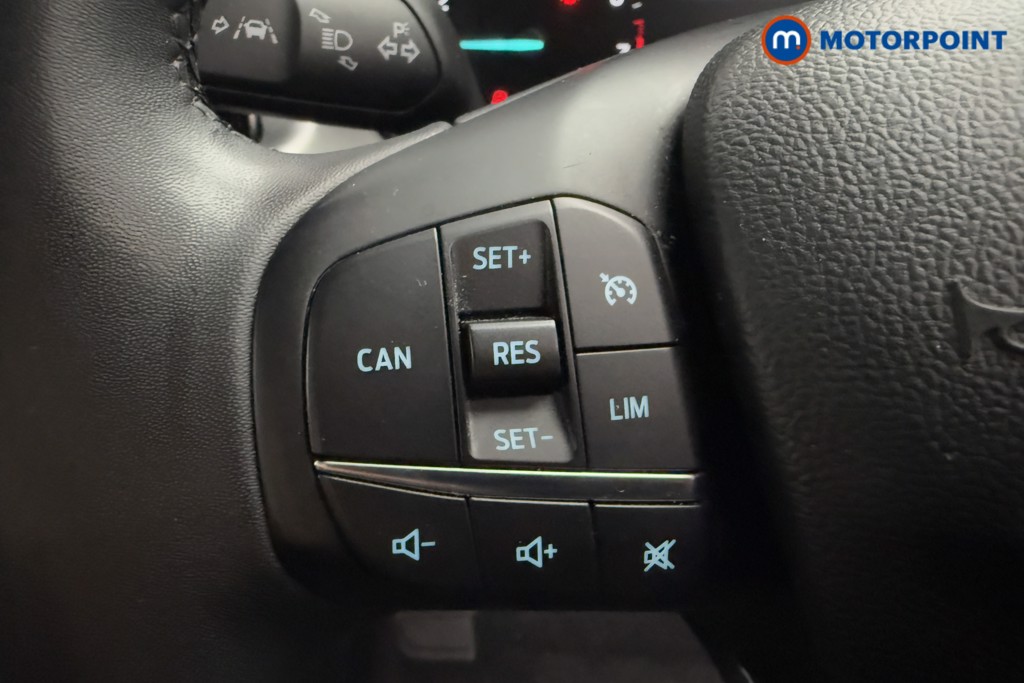 Ford Focus Titanium Manual Petrol Hatchback - Stock Number (1586354) - 4th supplementary image