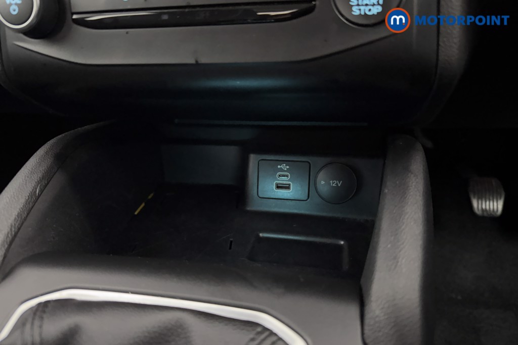 Ford Focus Titanium Manual Petrol Hatchback - Stock Number (1586354) - 14th supplementary image