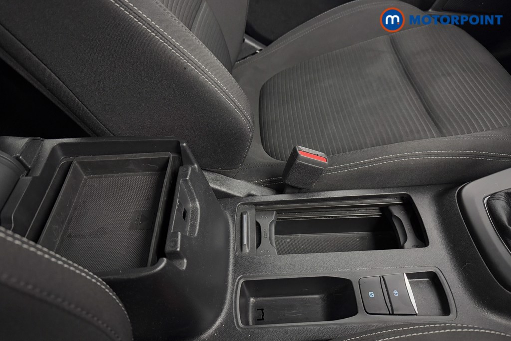 Ford Focus Titanium Manual Petrol Hatchback - Stock Number (1586354) - 16th supplementary image