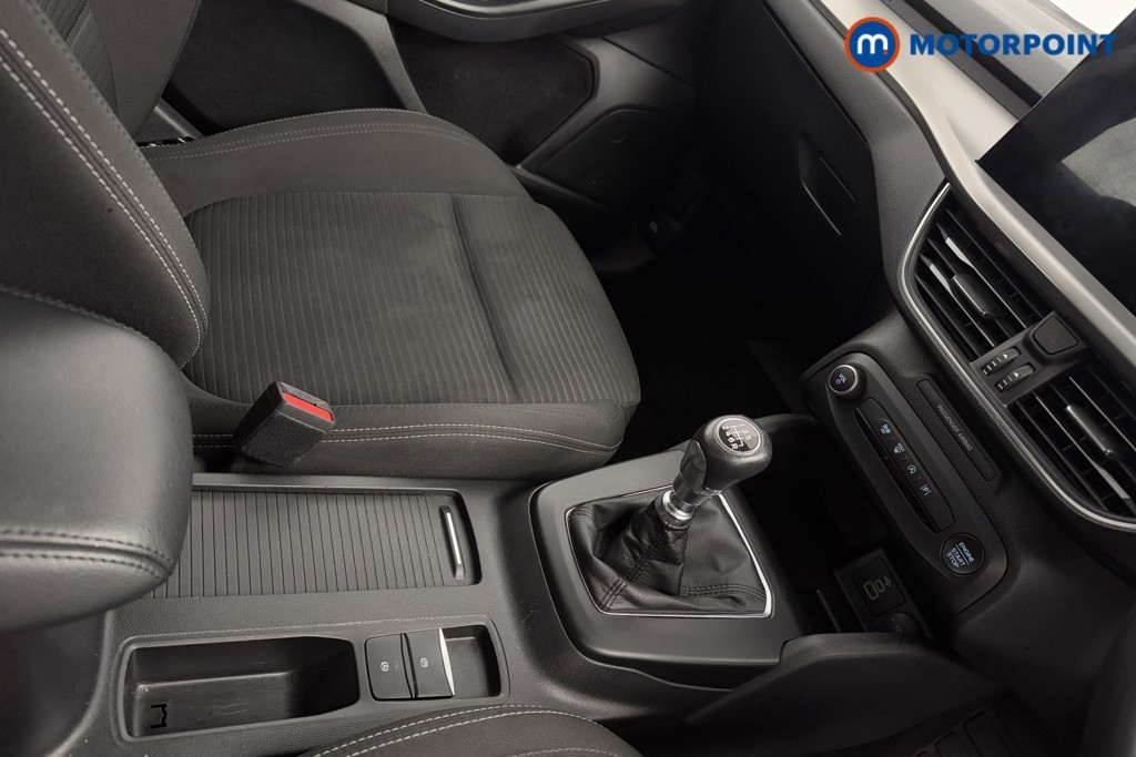 Ford Focus Titanium Manual Petrol Hatchback - Stock Number (1586354) - 17th supplementary image