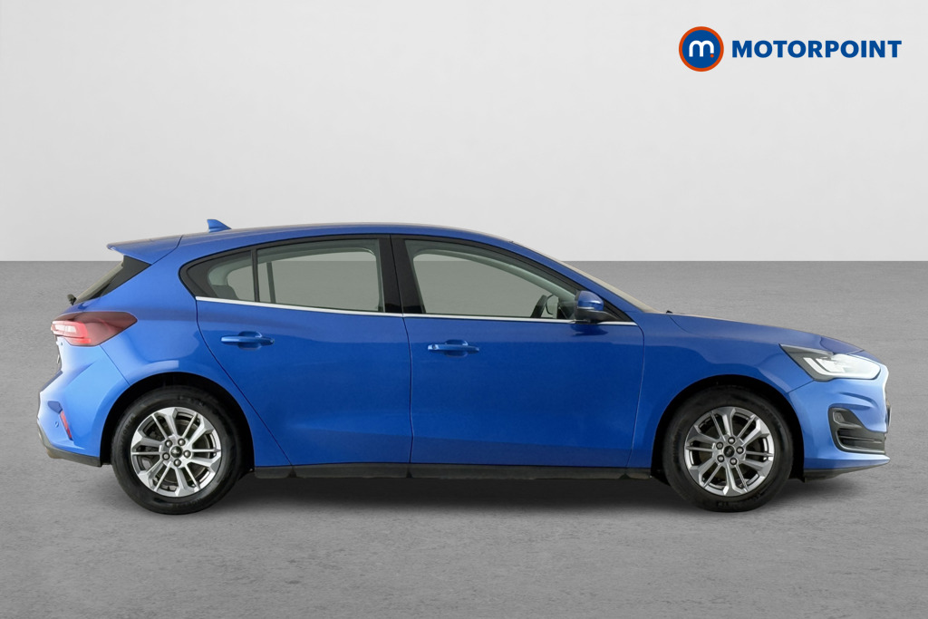 Ford Focus Titanium Manual Petrol Hatchback - Stock Number (1586354) - Drivers side