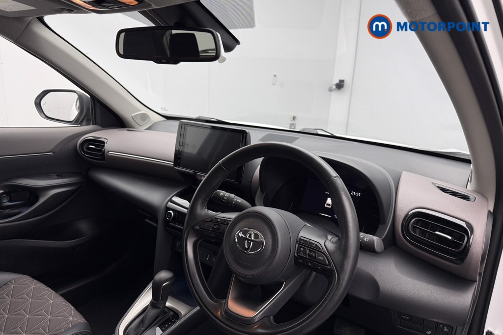 Toyota Yaris Cross Excel Automatic Petrol-Electric Hybrid Estate - Stock Number (1586561) - 14th supplementary image