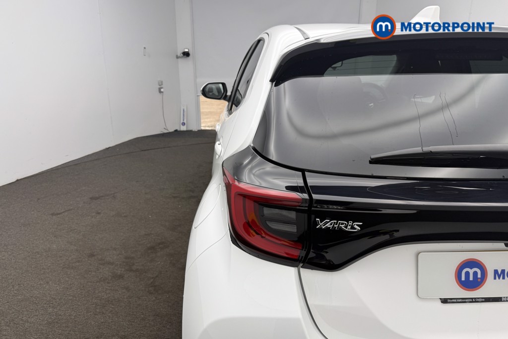 Toyota Yaris Excel Automatic Petrol-Electric Hybrid Hatchback - Stock Number (1586568) - 5th supplementary image