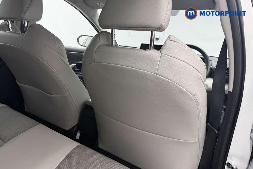 Toyota Yaris Excel Automatic Petrol-Electric Hybrid Hatchback - Stock Number (1586568) - 9th supplementary image