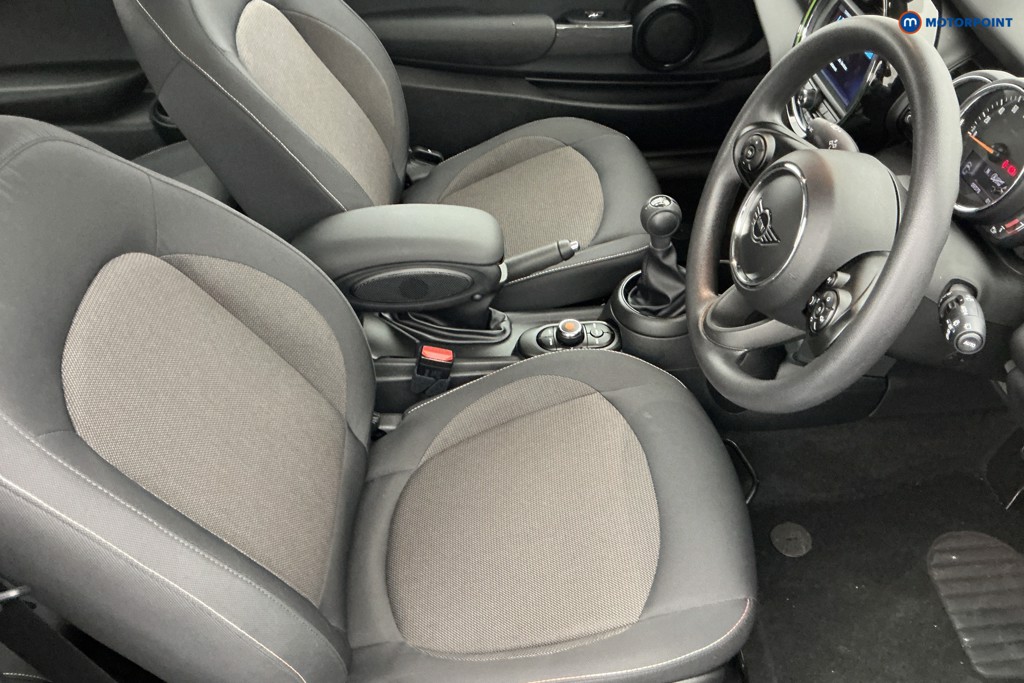 Mini Hatchback One Classic Manual Petrol Hatchback - Stock Number (1586694) - 5th supplementary image
