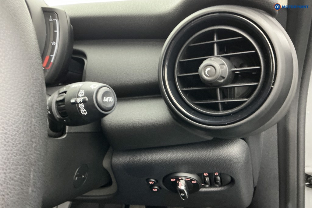 Mini Hatchback One Classic Manual Petrol Hatchback - Stock Number (1586694) - 19th supplementary image