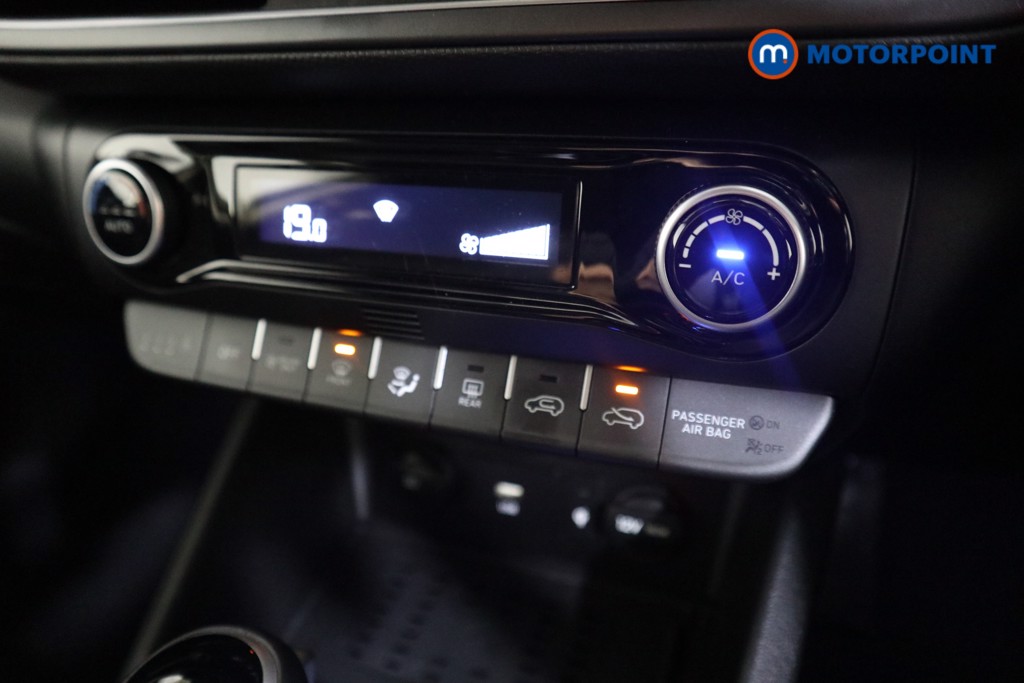 Hyundai Kona Premium Automatic Petrol-Electric Hybrid SUV - Stock Number (1586960) - 8th supplementary image