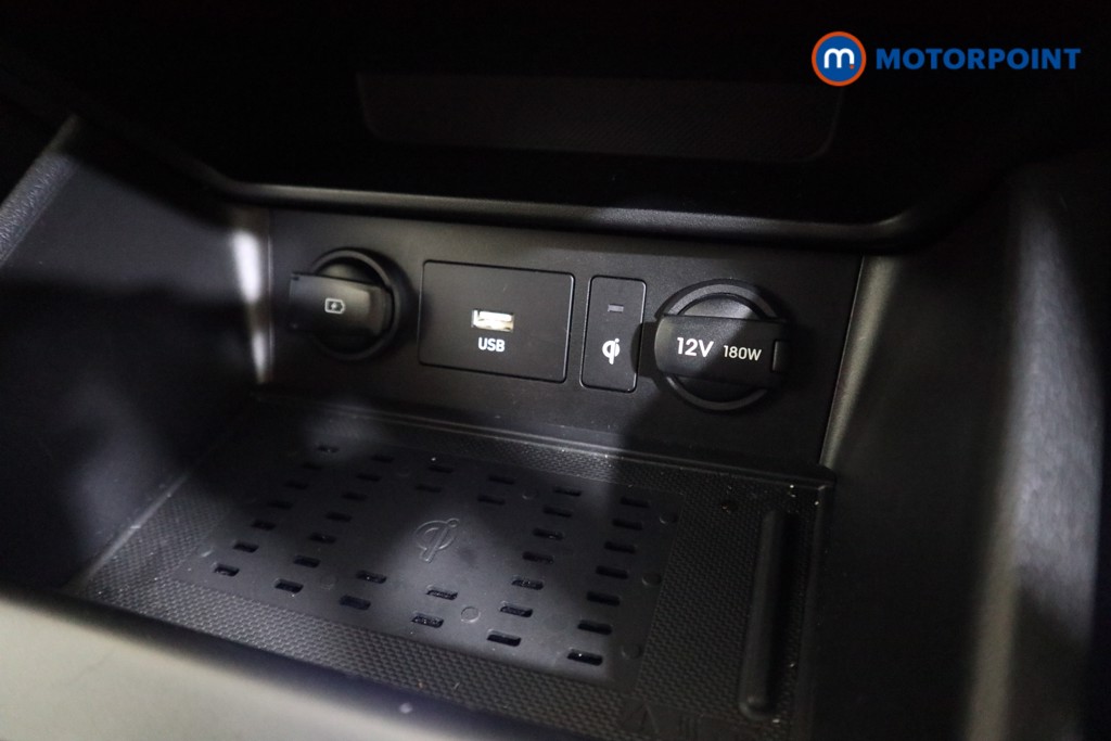 Hyundai Kona Premium Automatic Petrol-Electric Hybrid SUV - Stock Number (1586960) - 9th supplementary image