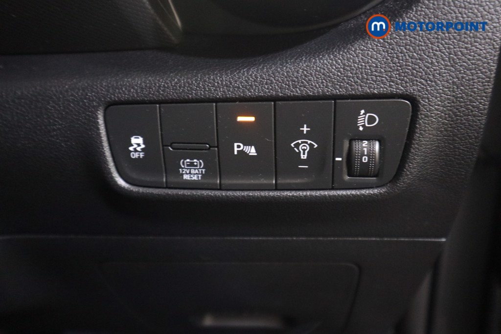 Hyundai Kona Premium Automatic Petrol-Electric Hybrid SUV - Stock Number (1586960) - 12th supplementary image