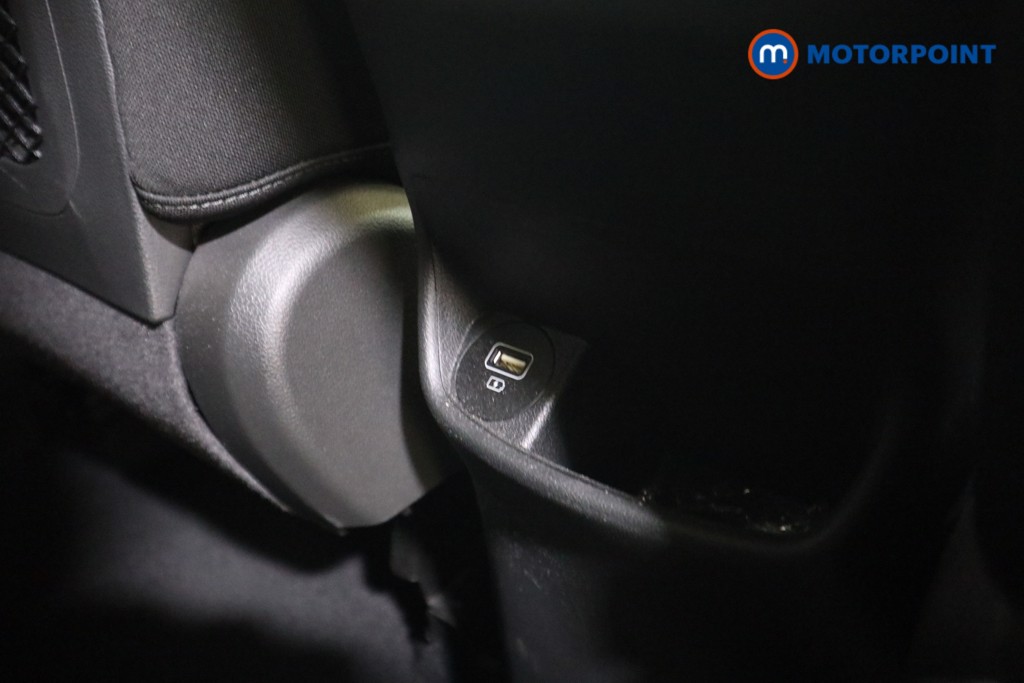Hyundai Kona Premium Automatic Petrol-Electric Hybrid SUV - Stock Number (1586960) - 17th supplementary image