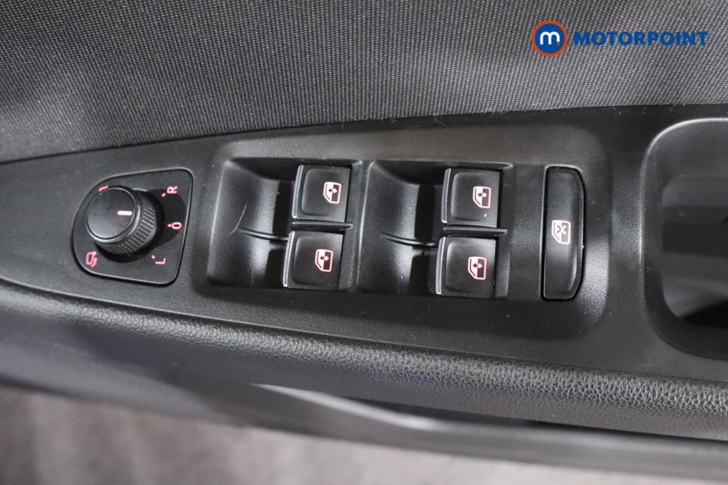 Seat Leon FR Manual Petrol Hatchback - Stock Number (1587494) - 3rd supplementary image