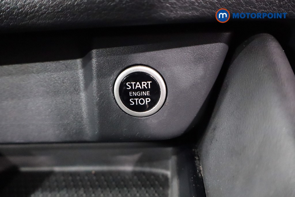 Nissan Qashqai N-Connecta Manual Petrol SUV - Stock Number (1587714) - 13th supplementary image