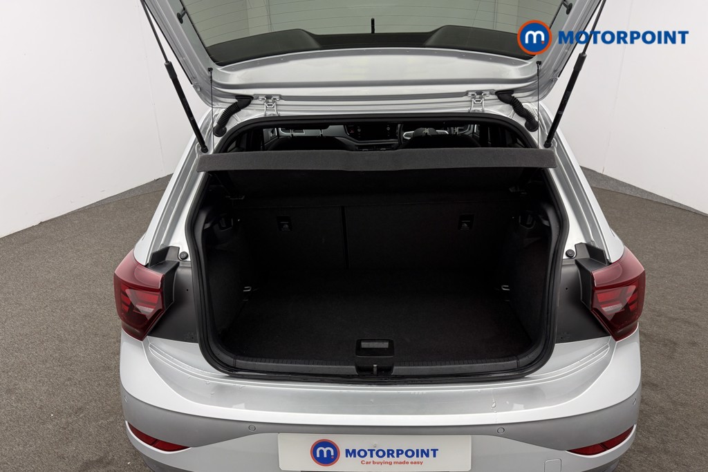 Volkswagen Polo R-Line Manual Petrol Hatchback - Stock Number (1588099) - 6th supplementary image