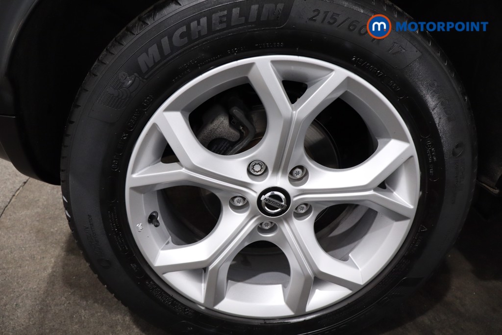 Nissan Juke N-Connecta Automatic Petrol SUV - Stock Number (1588163) - 9th supplementary image